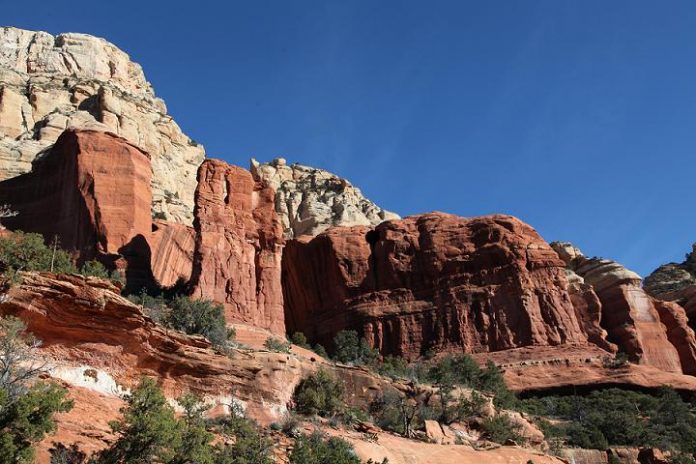 West Sedona’s Long Canyon, is a wonderful wilderness hike with amazing cliff views and access to ancient Indian ruins. Wilderness areas have a high traffic flow from visiting tourists, and the Forest Service requests that hikers respect the principles of Leave No Trace.