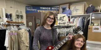 Duo plays VVS’ Fall Thrifty in Camp Verde